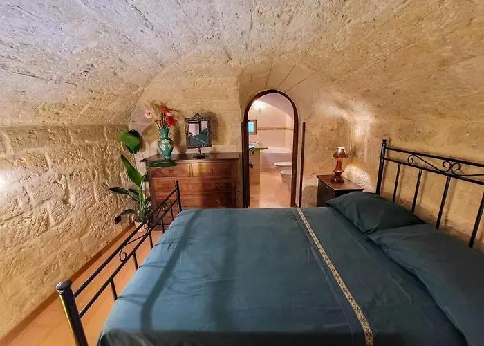 Sofia Apartment With Balcony Bari Old Town And Center Bari